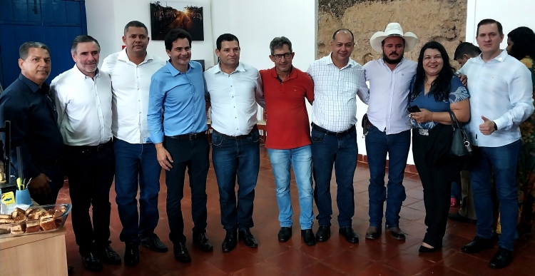 PRESIDENTE CIDESA MARIA LUCIA DE O. PORTO (PREFEITA DE CONQUISTA D OESTE) E DEMAIS PREFEITOS VALE DO GUAPOR&Eacute;, PARTICIPAM DAS FESTIVIDADES EM COMEMORA&Ccedil;&Atilde;O DOS 271 ANOS DO MUNIC&Iacute;PIO DE VILA BELA