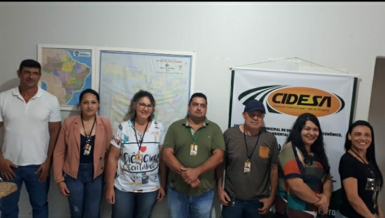 PRESIDENTE MARIA LUCIA DE OLIVEIRA PORTO ( PREFEITA DE CONQUISTA D&#039; OESTE) REÚNE EQUIPE.