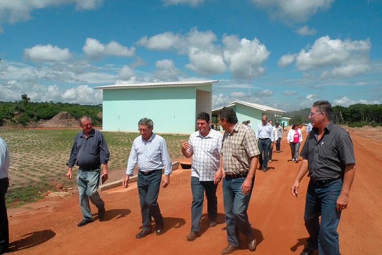 Prefeitos do Consórcio de Desenvolvimento Vale do Guaporé vistaram neste sábado Aterro Sanitário de Vilhena-Ro